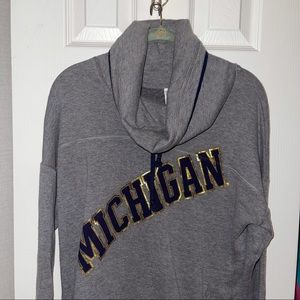 VS PINK U OF MICHIGAN HOODIE💙💛